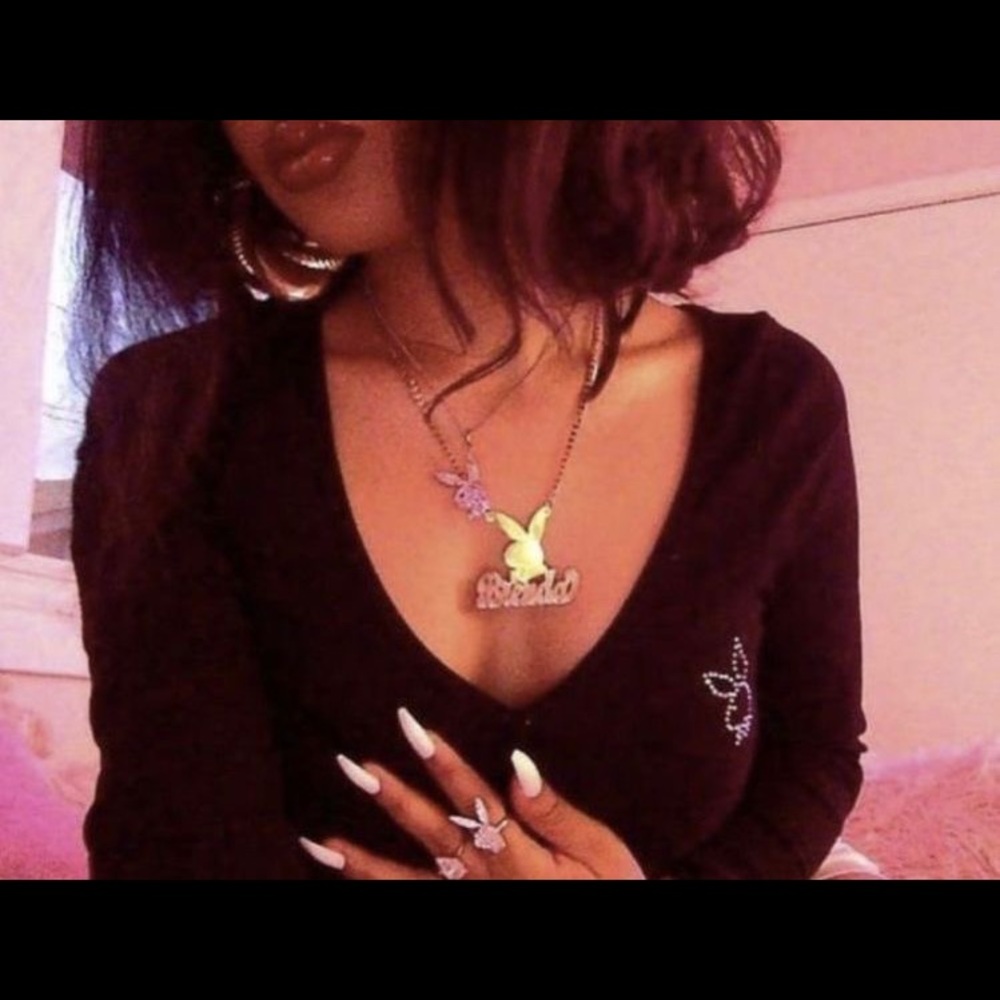 Meet your Posher, Moni